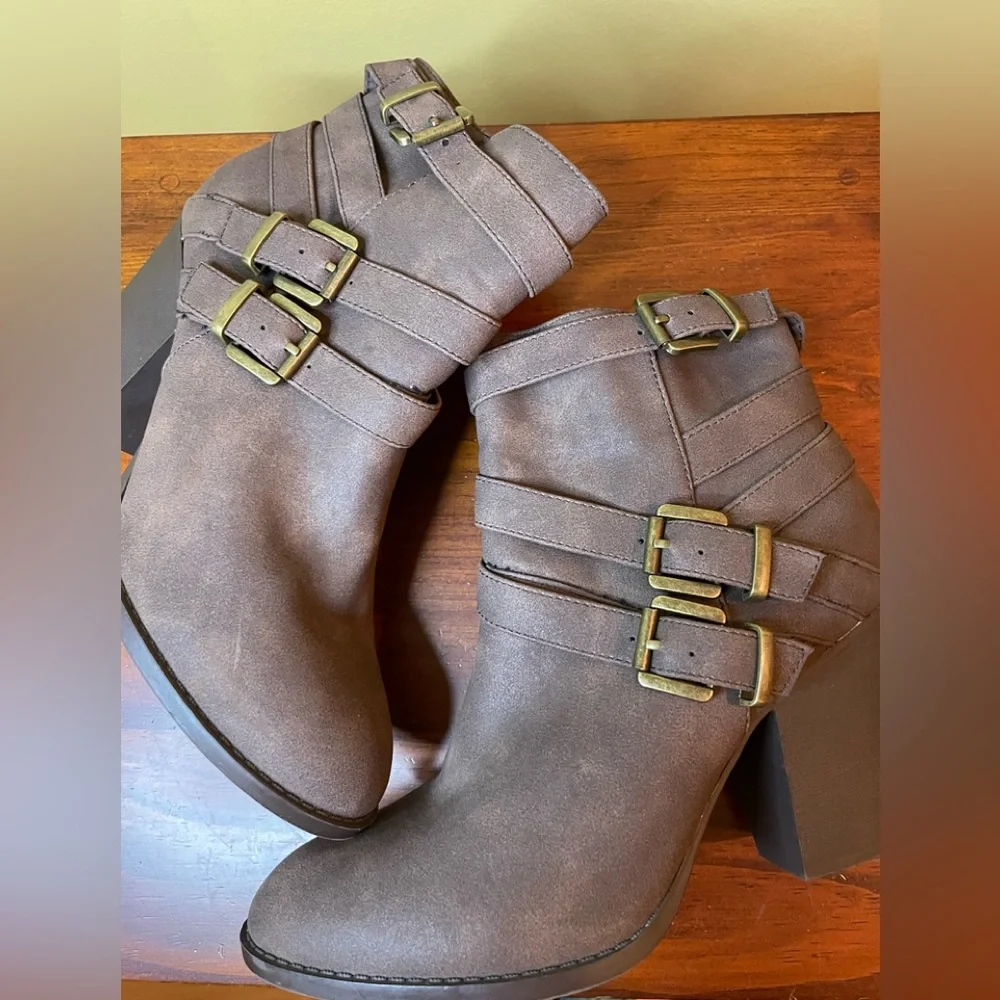 Just Fab Brown Boots - Size 10 - Picture 1 of 13
